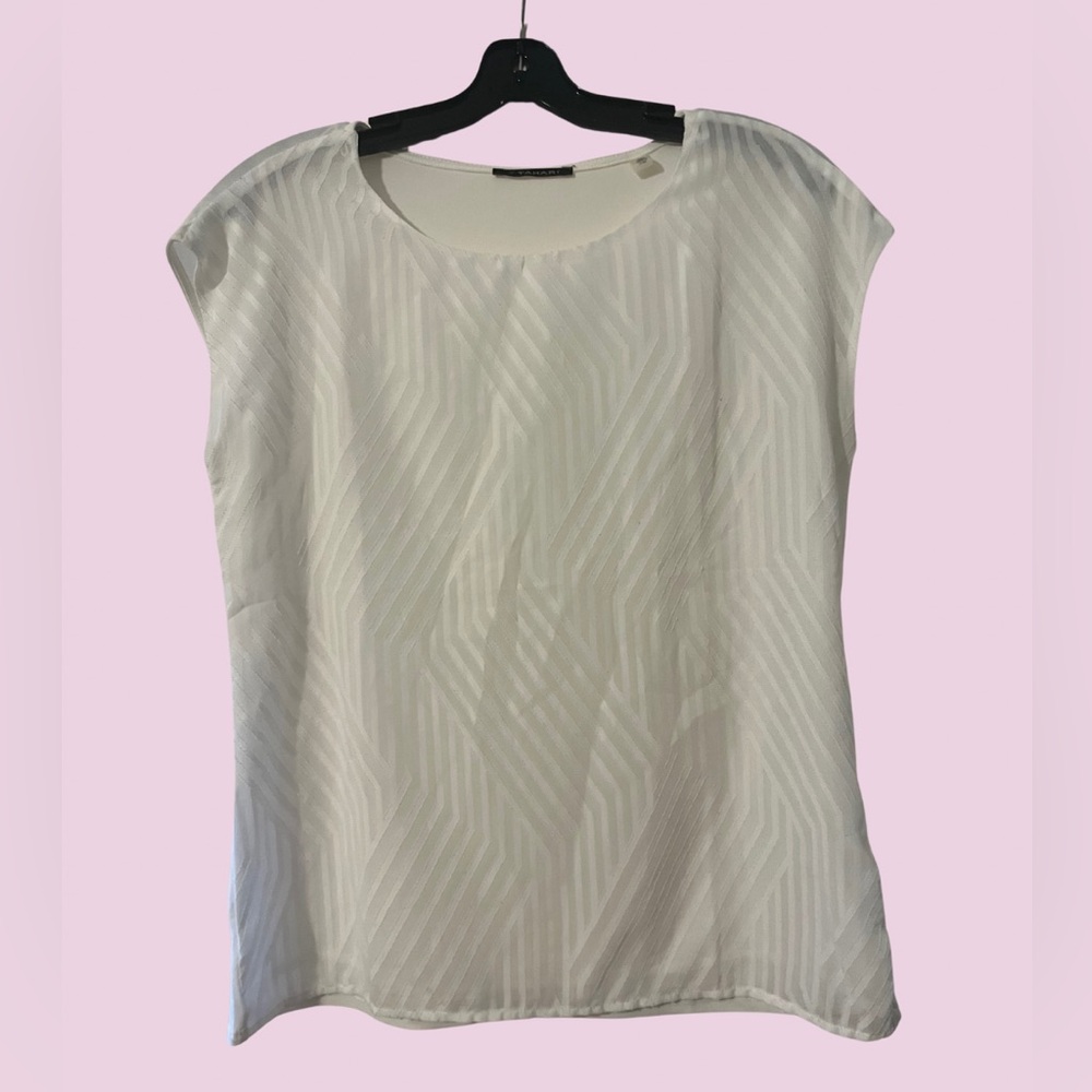 T Tahari Beautiful White Pattern Top